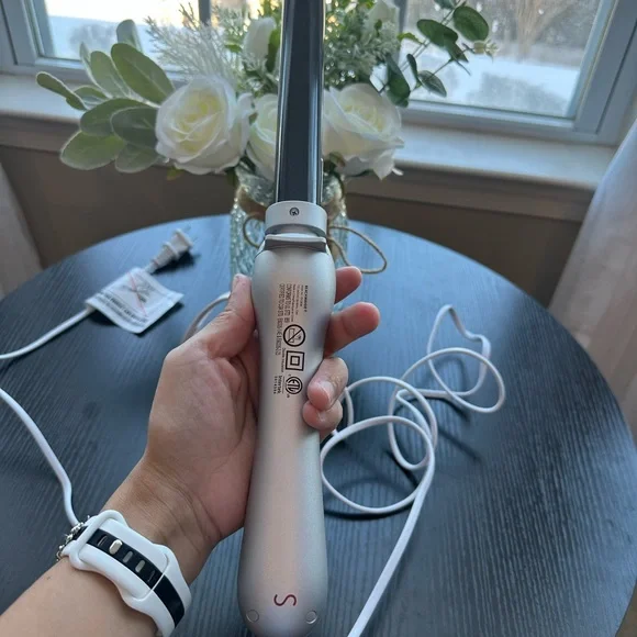 Beachwaver Pro 1 Professional Rotating Curling Iron 1" Classic Barrel - Picture 7 of 9